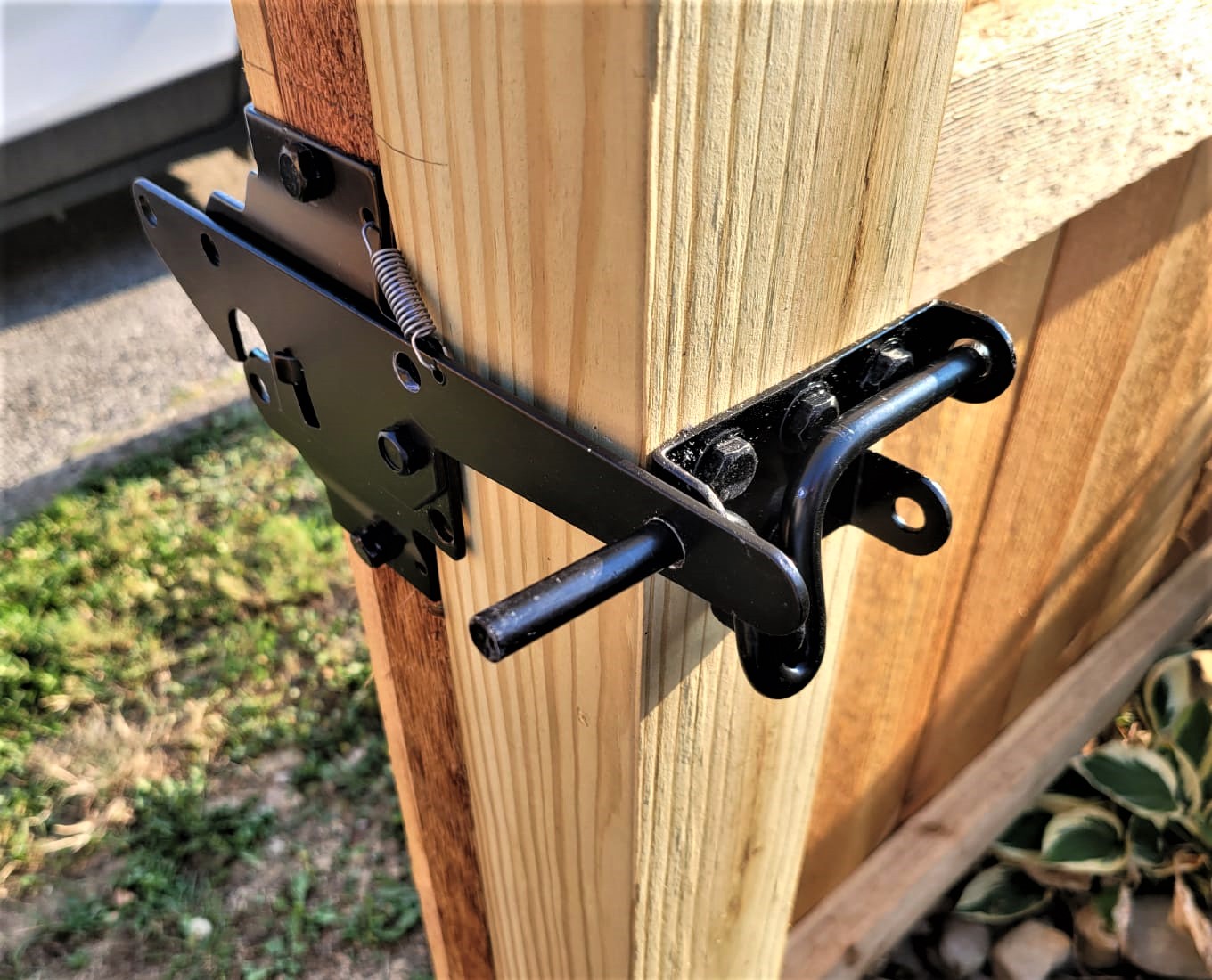 Choosing the Right Hardware for Your Wood Fence - Nationwide Industries